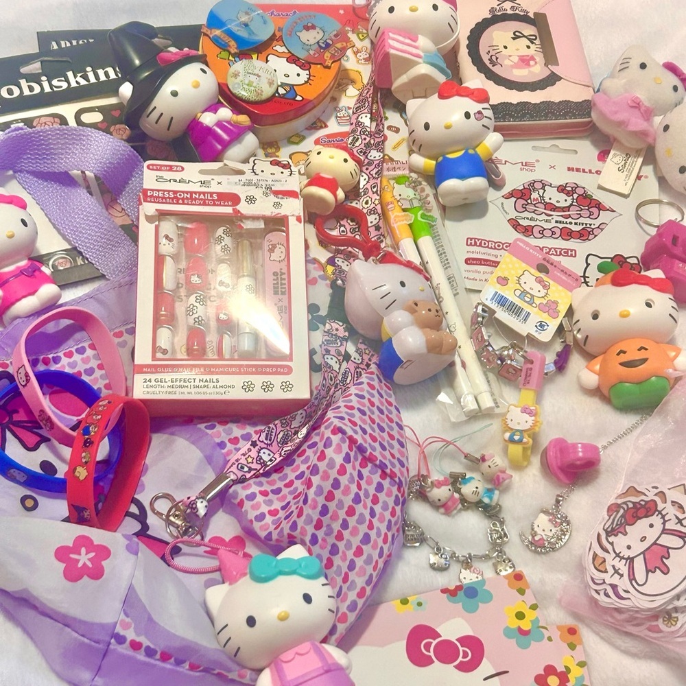 MYSTERY SURPRISE HELLO KITTY BAG
